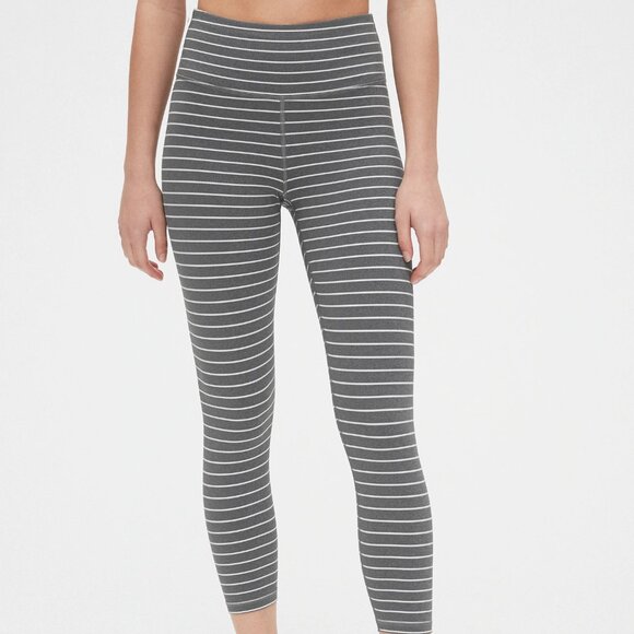GapFit Striped Cropped Tights Leggings Black White Size Small - Picture 1 of 5